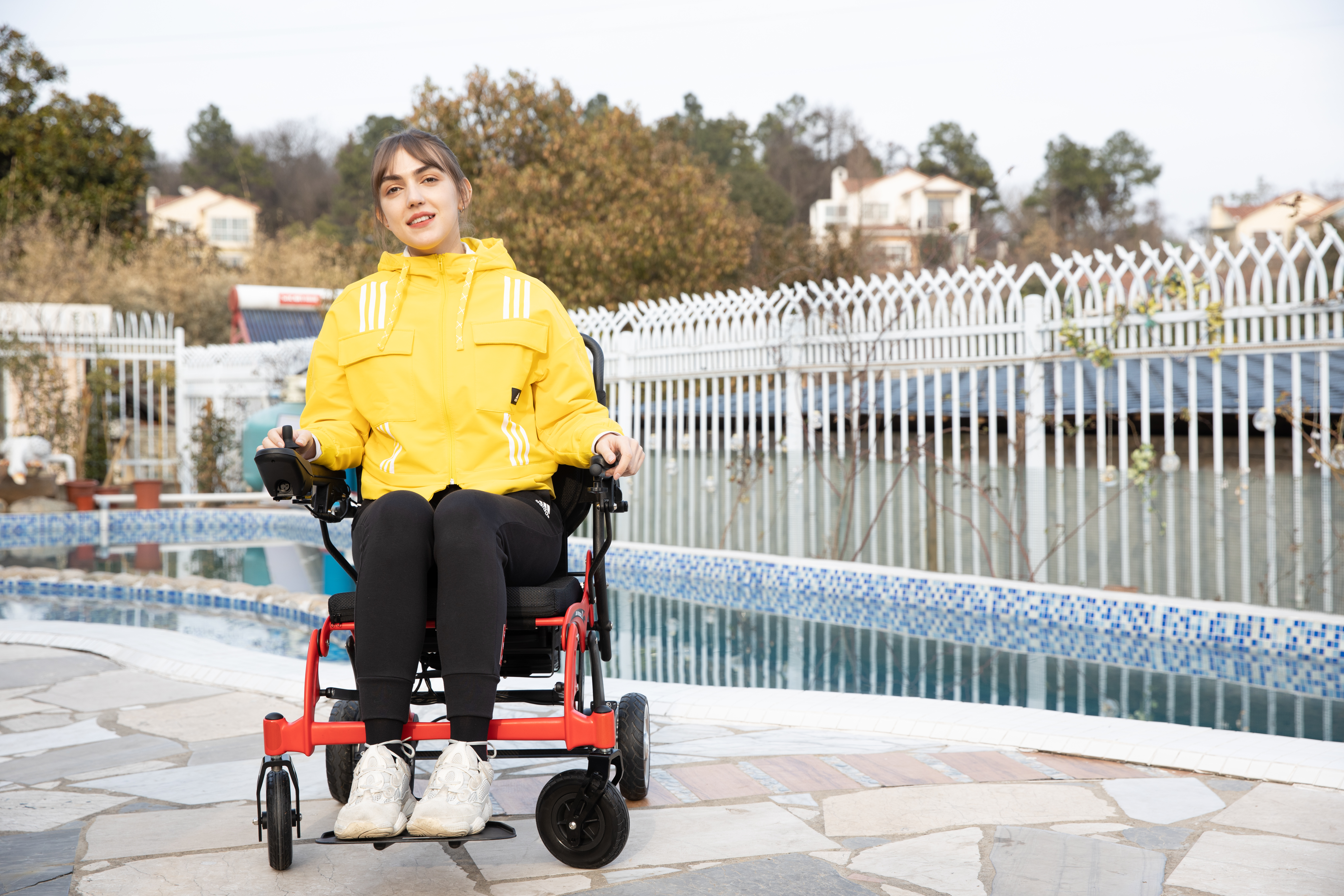 Who should use an electric wheelchair?
